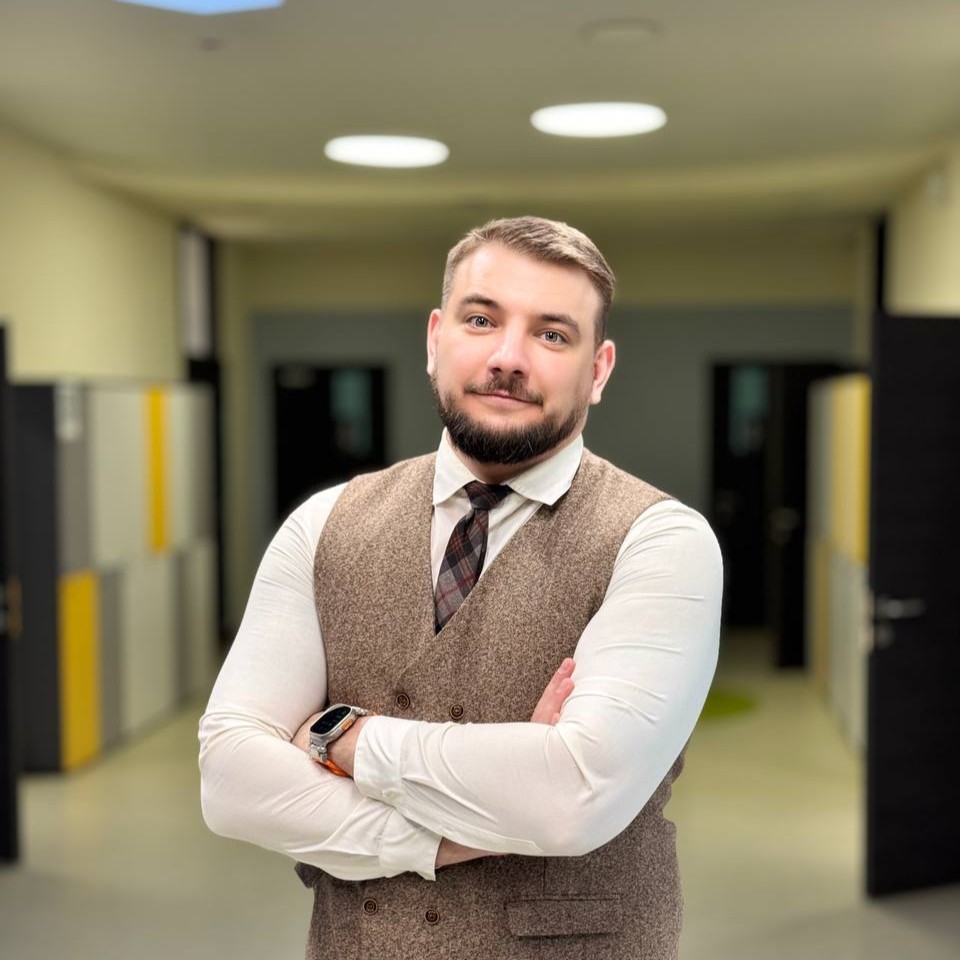 Максим Рутковський